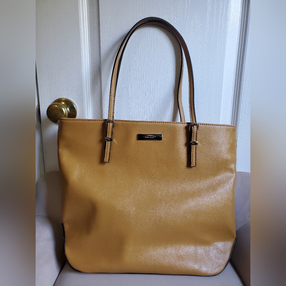 Nine West Pre-Loved Classic Carryall